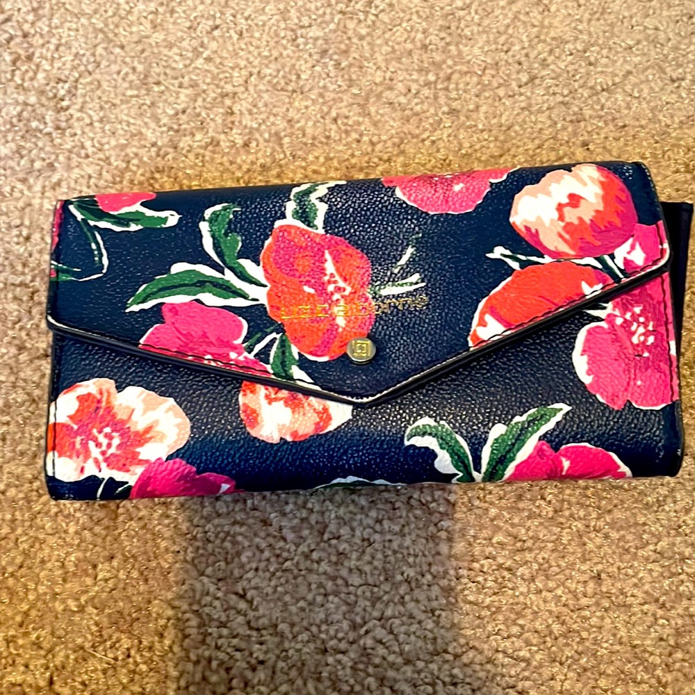 Tri fold wallet